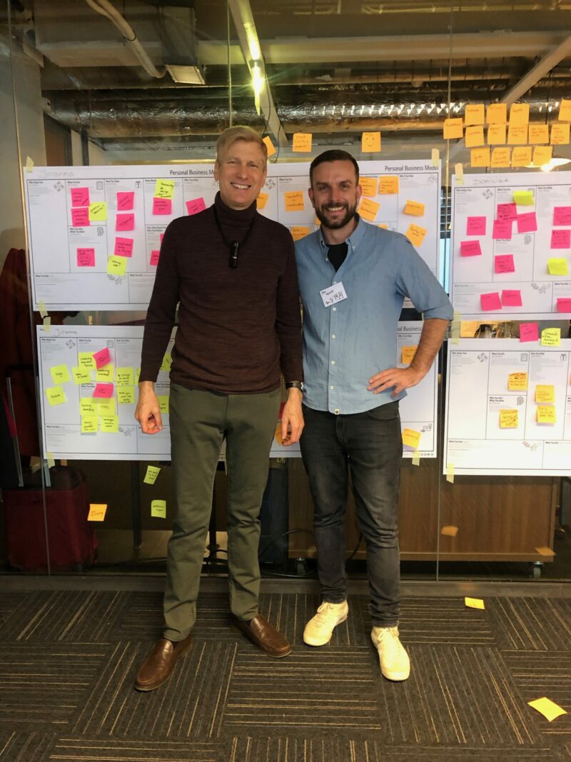 Ivo Haase (R) gemeinsam mit Tim Clark (L) dem Erfinder des Business Model